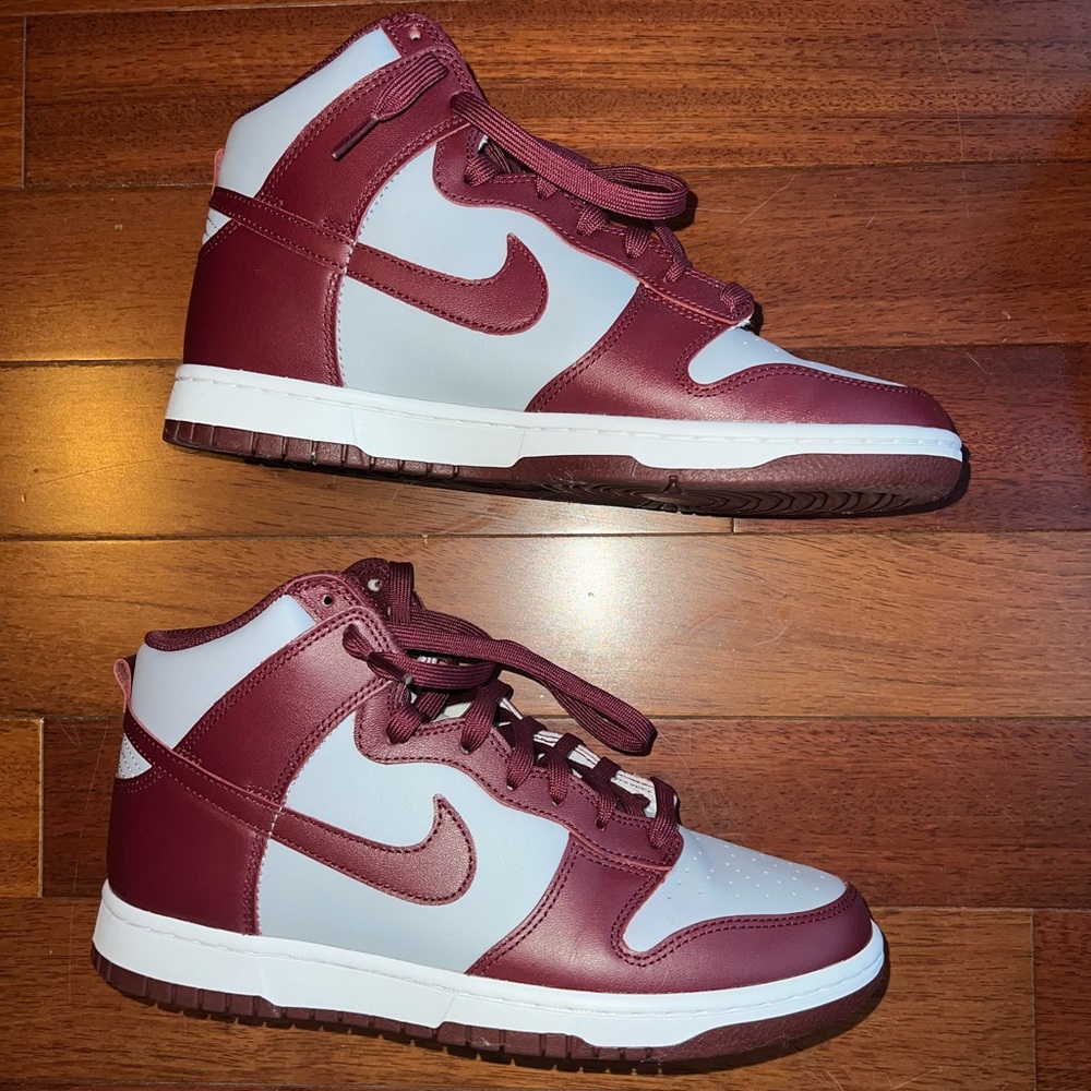 2022 Dunk High “Dark Beerroot”